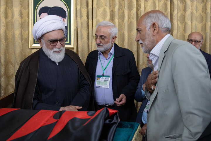 Photos: Samarra Mawkib managers meet with custodian of Imam Reza holy shrine