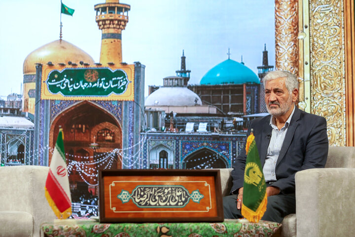 Photos: Australian cultural activist participates in Tawhid Khaneh TV program