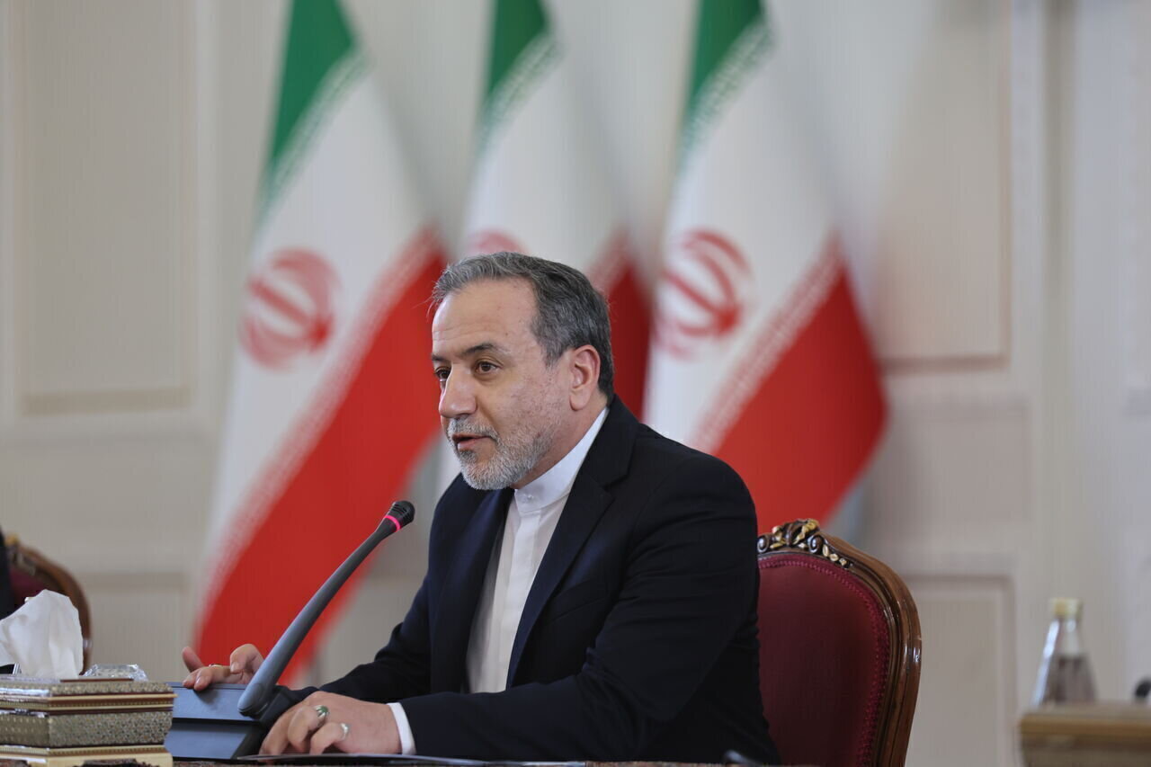Iranian FM emphasizes commitment to Muslim unity during Hajj