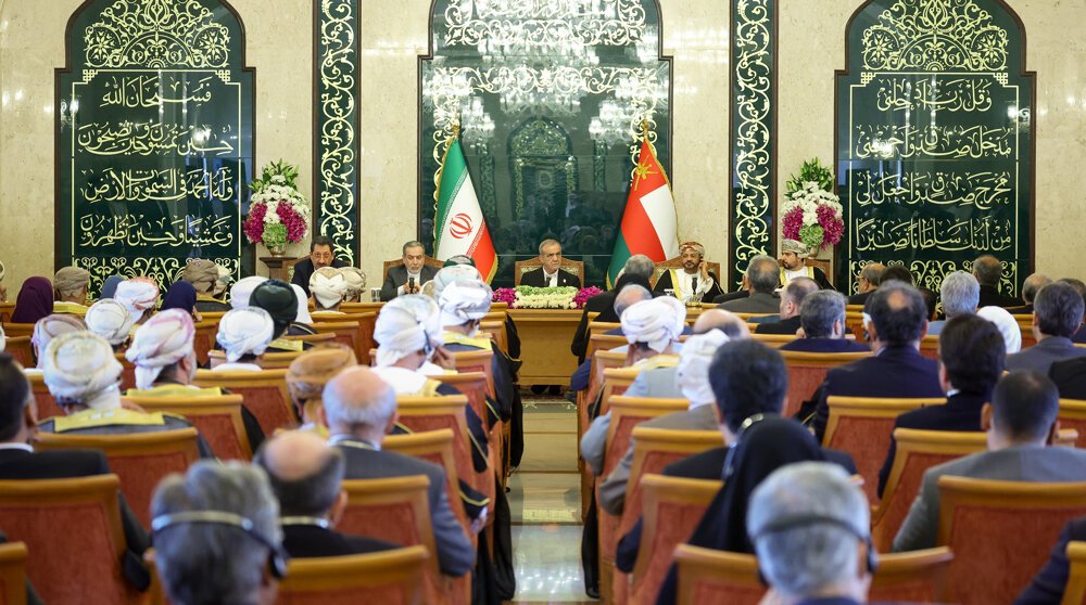 Iran and Oman explore strategic trade expansion during Pezeshkian’s visit