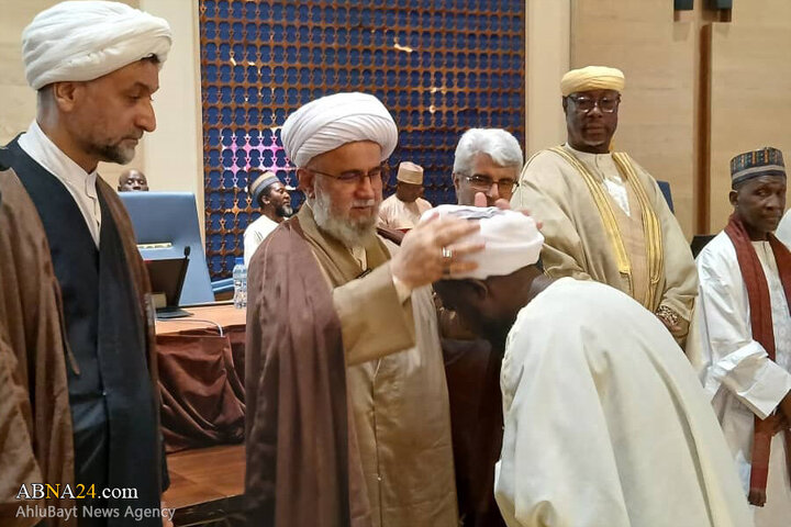 Photos: Turban-wearing ceremony for Seminary students from Niger held by Ayatollah Ramazani