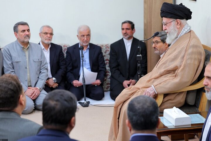 Photos: Imam Khamenei meets with Iran's Interior Minister and governors