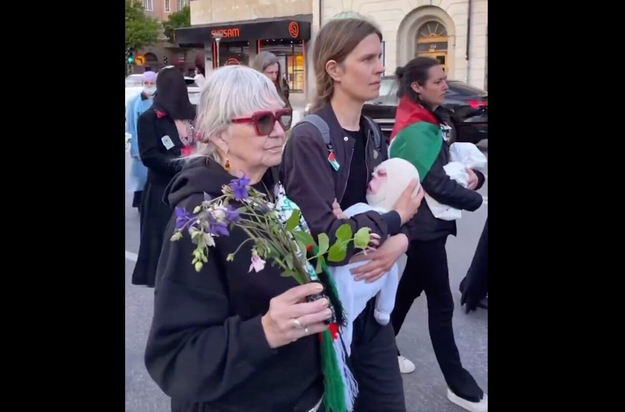 Silent march in Stockholm demands an end to Israeli attacks on Gaza