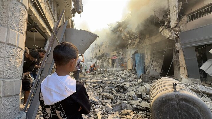 Photos: Israeli attacks on Gaza continue
