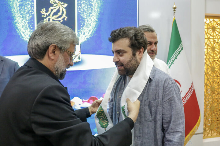 Photos: Crystal Simorgh for Best Film at Fajr Festival donated to Astan Quds Razavi