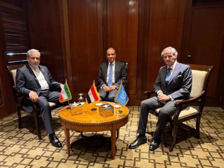 Iranian FM, IAEA Chief meet in Cairo amid diplomatic talks