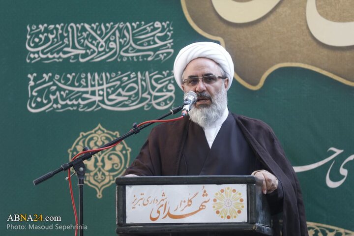 مراسم دعای عرفه در گلزار شهدای تبریز