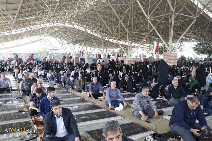 مراسم دعای عرفه در گلزار شهدای تبریز