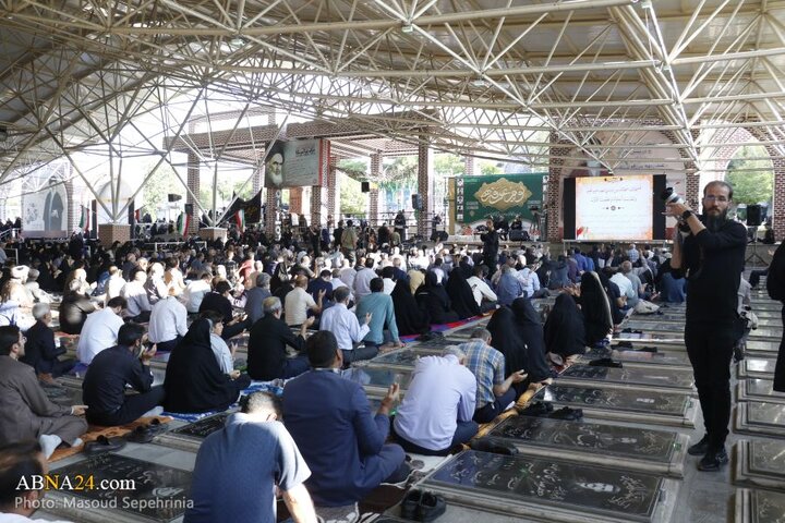 مراسم دعای عرفه در گلزار شهدای تبریز