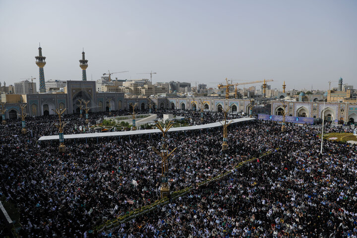 Photos: Arafah Prayer recited at Imam Reza Shrine