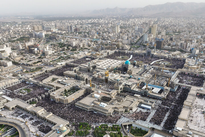 Photos: Arafah Prayer recited at Imam Reza Shrine