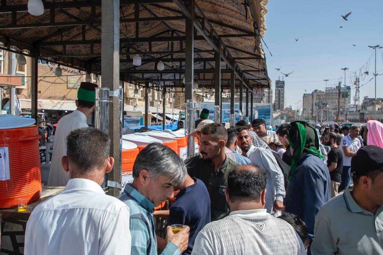 Sayed Servants' Division of AL-Abbas shrine offers its services to pilgrims on Arafah day (+Photos)