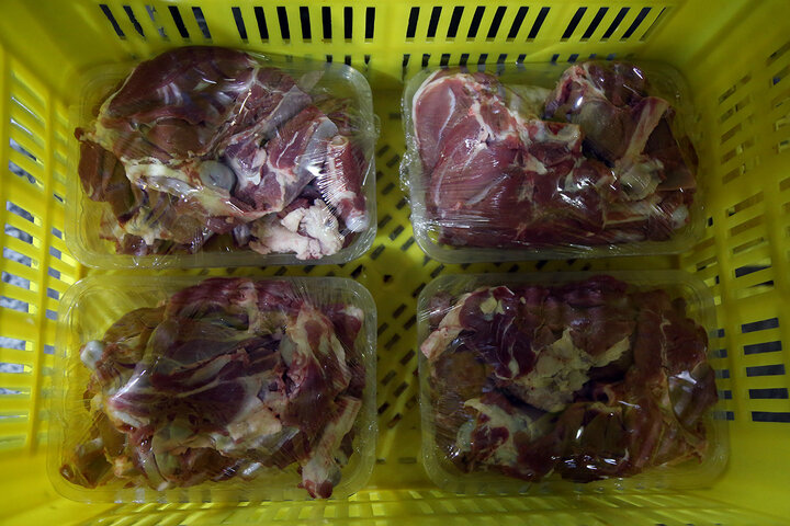 Photos: Packaging of Eid al-Adha sacrificial meat at Hazrat Masoumeh Holy Shrine