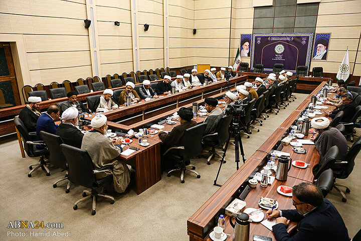 Photos: Group of Iraqi missionaries in Qom meet with Ayatollah Ramazani