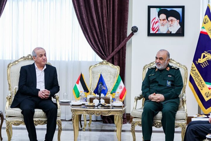 Iranian officials meet PFLP Deputy Secretary General Jamil Mazhar