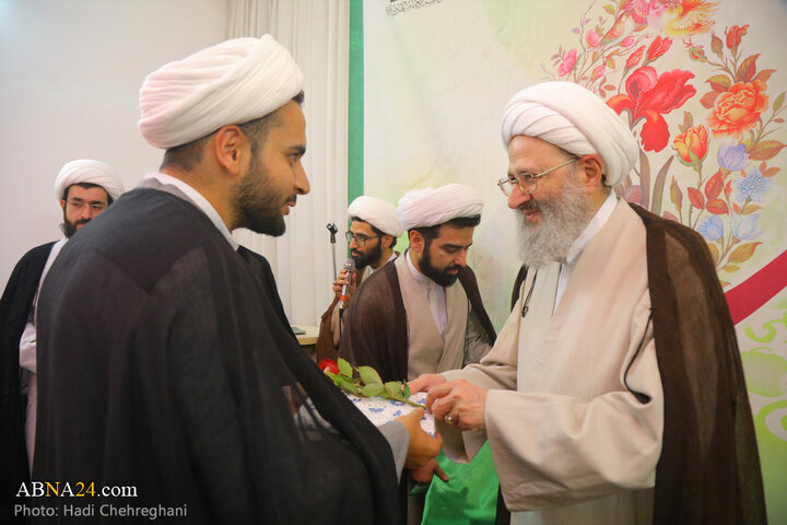 مراسم جشن و عمامه گذاری طلاب در شب میلاد امام هادی(ع) در شهر قم