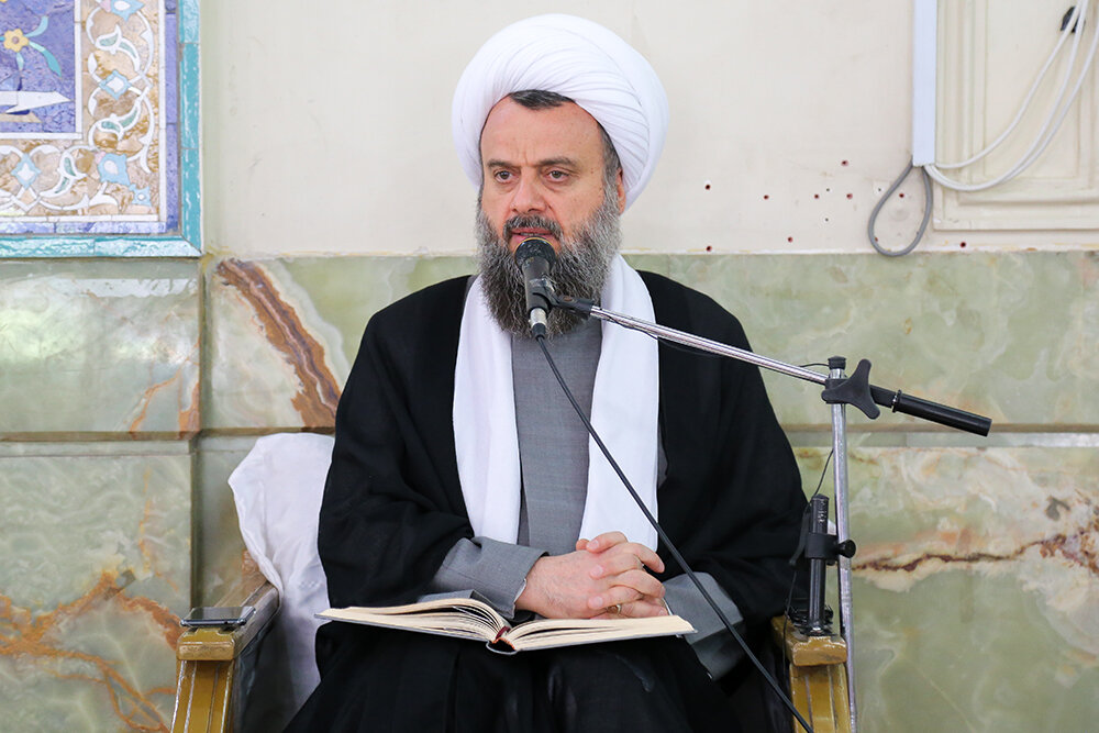 پیام تسلیت آیت‌الله هادوی تهرانی در پی شهادت رهبر معظم انقلاب