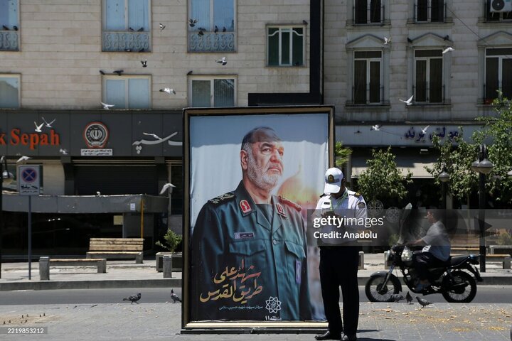 Photos: Pictures of martyred IRGC commanders in main squares of Tehran