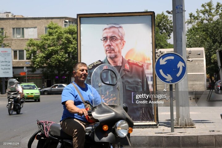 Photos: Pictures of martyred IRGC commanders in main squares of Tehran