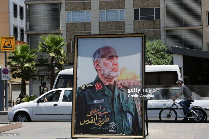 Photos: Pictures of martyred IRGC commanders in main squares of Tehran