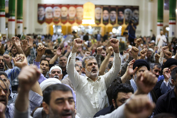 Photos: People of Qom bid farewell to martyrs of Zionist regime's attacks