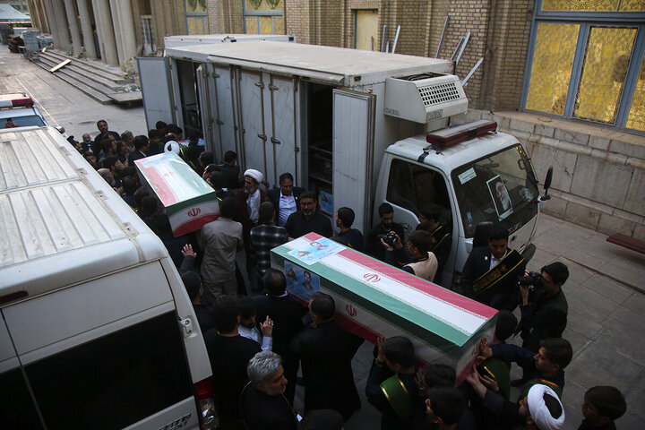 Photos: People of Qom bid farewell to martyrs of Zionist regime's attacks