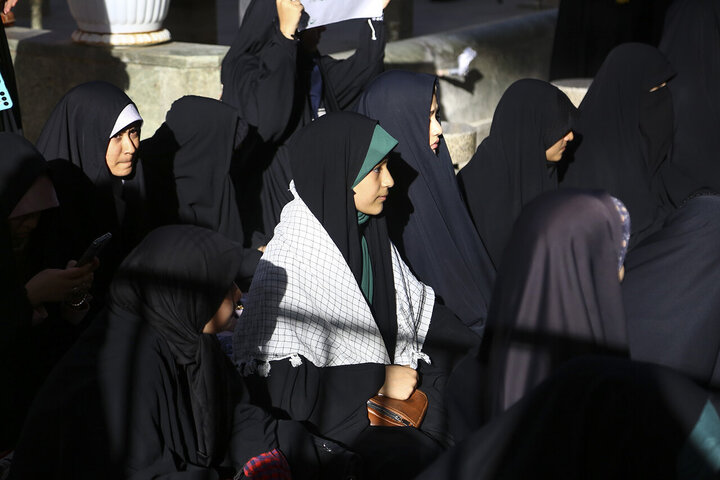 Photos: Fatemi teens support Iran's armed forces