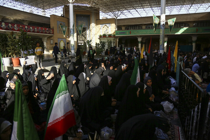 Photos: Fatemi teens support Iran's armed forces