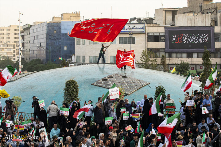 Photos: Magnificent gathering of Tehran people in support of Iranian armed forces