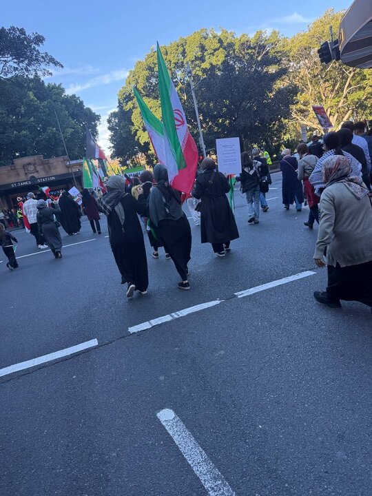 Photos: Afghan immigrants support Iran in Sydney, Australia