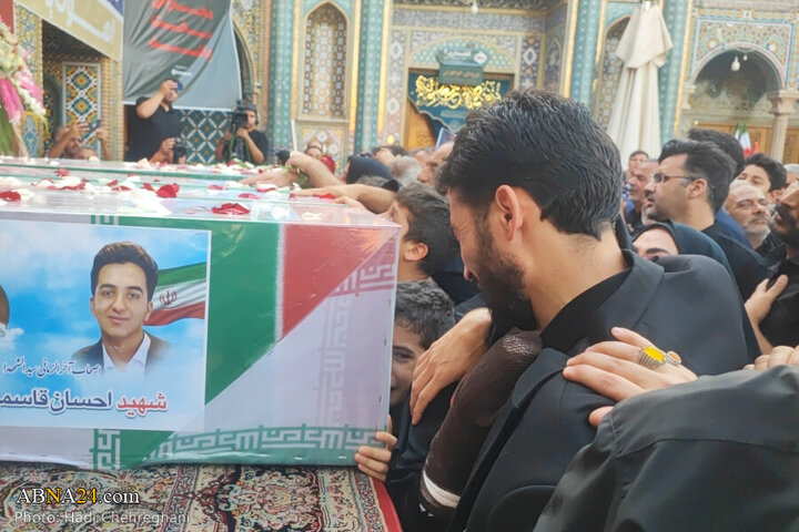 Photos: Funeral ceremony for 8 martyrs of Zionist aggression held in Qom - 2