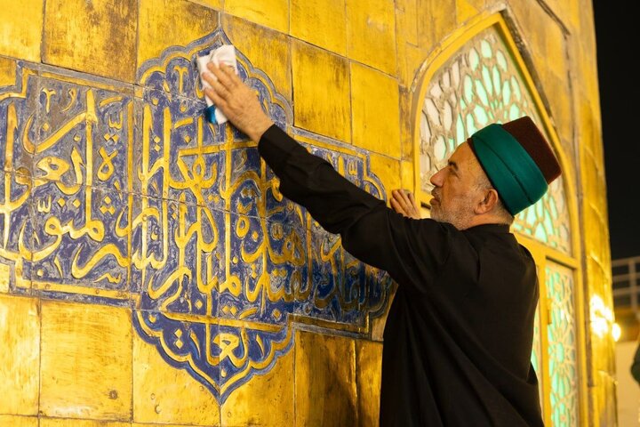 Photos: Dust-cleaning golden dome of Imam Hussain Shrine on eve of Muharram