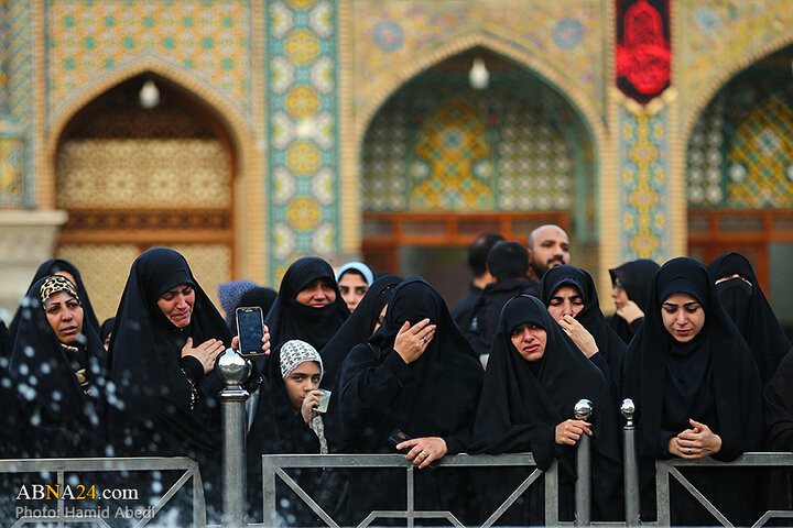 آیین تعویض پرچم گنبد حرم حضرت فاطمه معصومه(س) به مناسبت ماه محرم