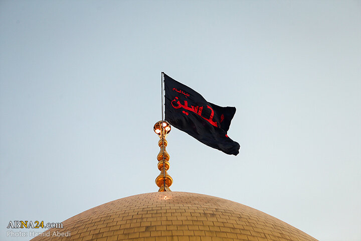 آیین تعویض پرچم گنبد حرم حضرت فاطمه معصومه(س) به مناسبت ماه محرم