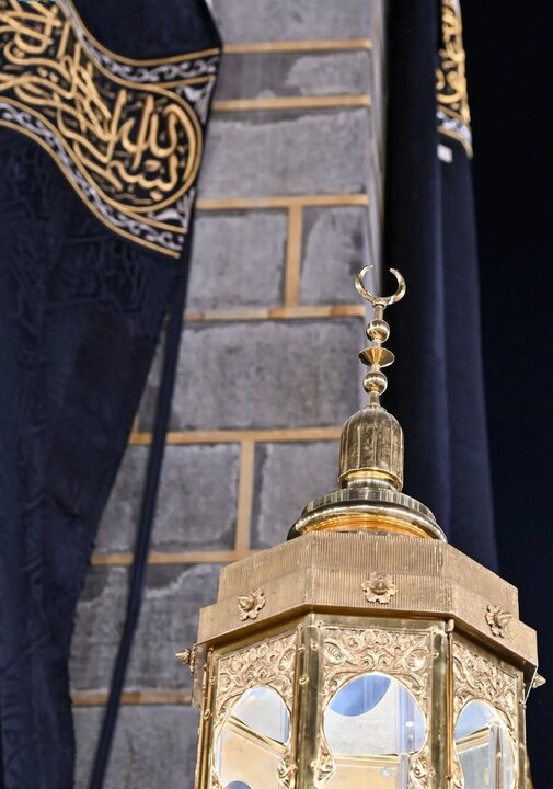 Photos: Changing Kaaba Kiswah to mark beginning of new Hijri year