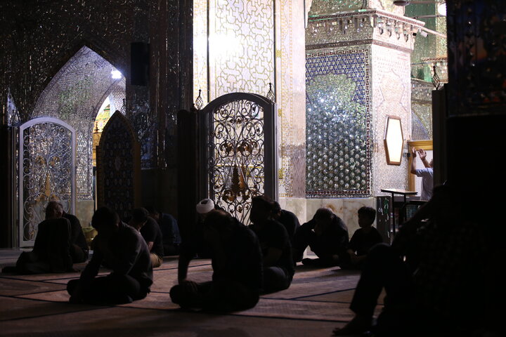تصاویر| عزادری شب سوم محرم در حرم مطهر سیدعلاالدین حسین(ع)