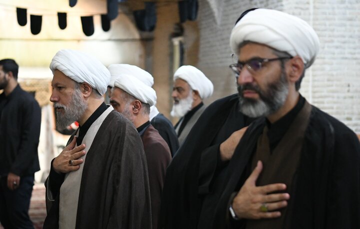 تصاویر| مراسم سوگواری و عزاداری سومین روز محرم به میزبانی حجت الاسلام والمسلمین دژکام در مسجد شهدای شیراز