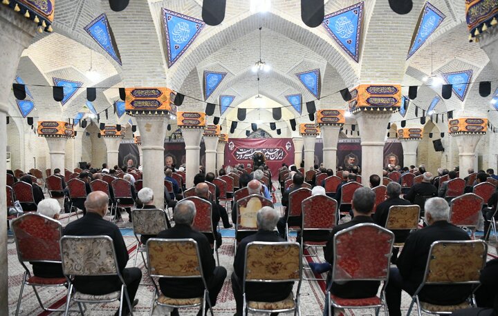 تصاویر| مراسم سوگواری و عزاداری سومین روز محرم به میزبانی حجت الاسلام والمسلمین دژکام در مسجد شهدای شیراز
