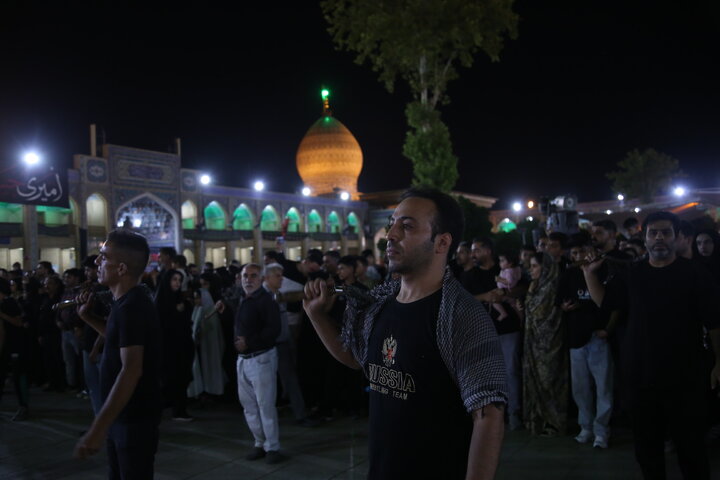 تصاویر| عزاداری شب تاسوعای حسینی در حرم مطهر شاهچراغ(ع)