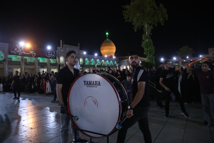 تصاویر| عزاداری شب تاسوعای حسینی در حرم مطهر شاهچراغ(ع)