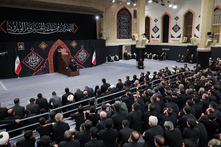 مراسم عزاداری شب عاشورای حسینی با حضور رهبر انقلاب