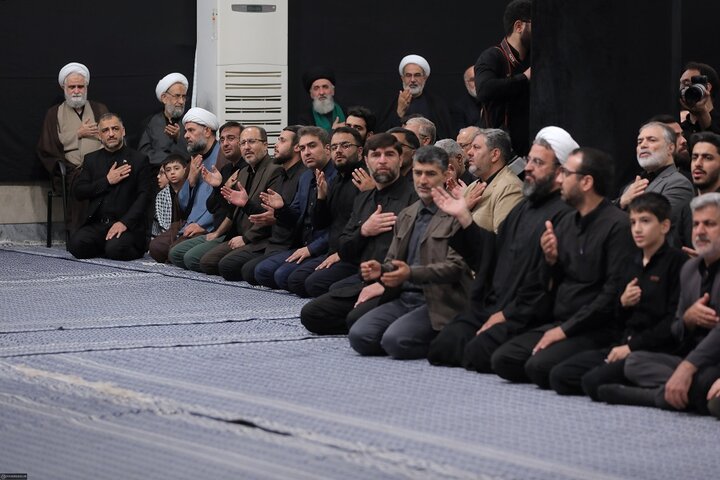 مراسم عزاداری شب عاشورای حسینی با حضور رهبر انقلاب