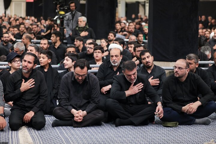 مراسم عزاداری شب عاشورای حسینی با حضور رهبر انقلاب