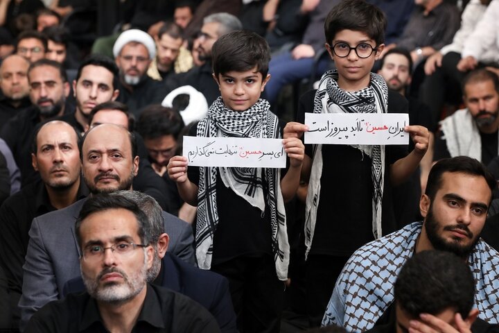 مراسم عزاداری شب عاشورای حسینی با حضور رهبر انقلاب