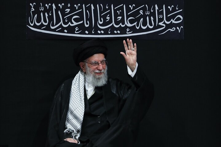 مراسم عزاداری شب عاشورای حسینی با حضور رهبر انقلاب