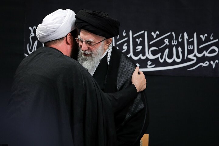 مراسم عزاداری شب عاشورای حسینی با حضور رهبر انقلاب