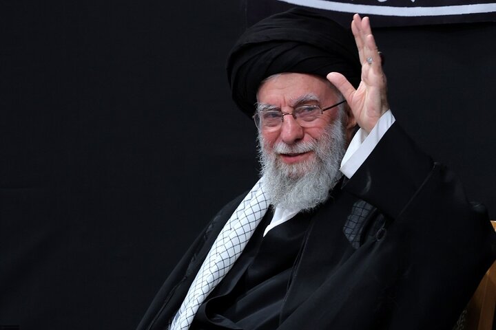 مراسم عزاداری شب عاشورای حسینی با حضور رهبر انقلاب