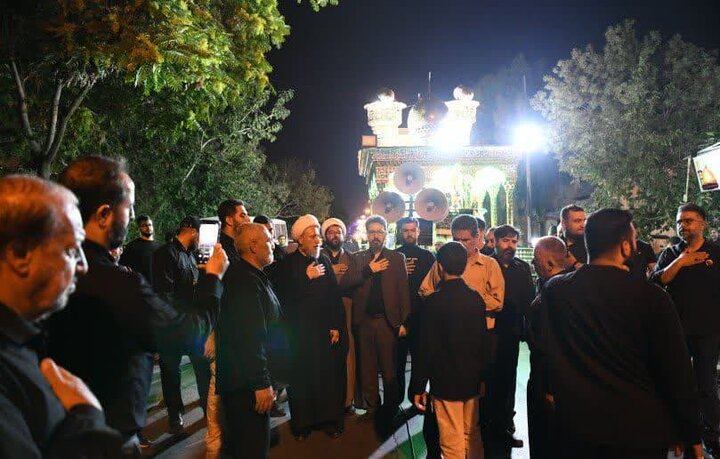 تصاویر| مراسم عزاداری هیئات مختلف شیراز در شب عاشورای حسینی