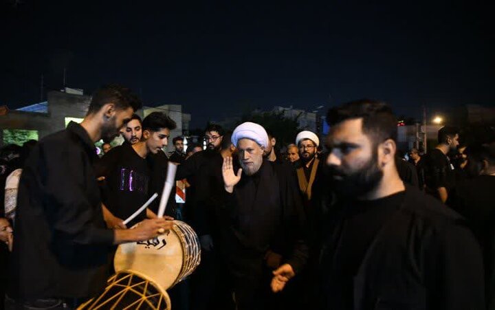 تصاویر| مراسم عزاداری هیئات مختلف شیراز در شب عاشورای حسینی