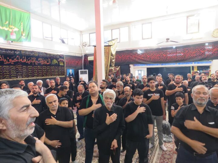 عزاداری و نماز جماعت ظهر عاشورا در حسینیه دفتر مرحوم آیت‌الله فاضل لنکرانی